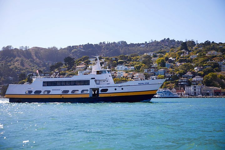 Ferry approaching Sausalito with calm bay waters.
